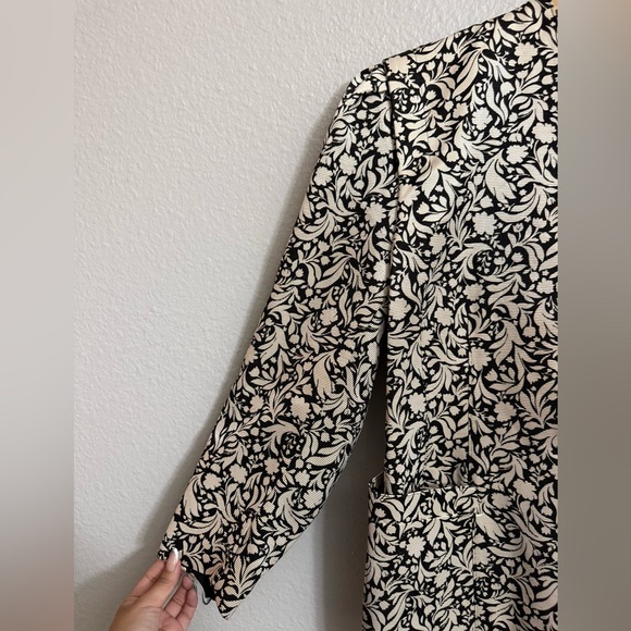 Escada by Margaretha Ley Vintage Black and Cream Floral Blazer - Picture 4 of 11